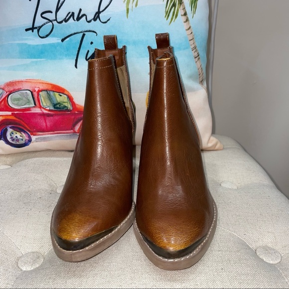 Not Rated Women's For My Peeps Faux Leather Almond Toe Heeled Ankle Boot - Picture 3 of 14